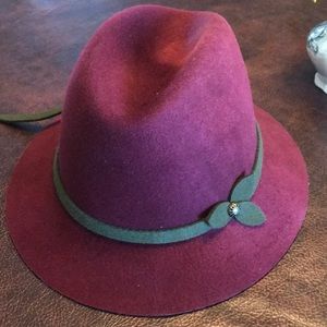 Burgundy felted fedora hat